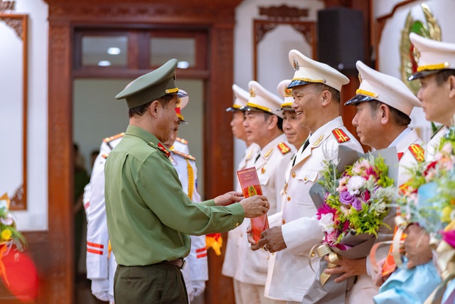 Lâm Đồng: 68 Lãnh đạo Công an nghỉ hưu trước tuổi , sắp xếp nhân sự mới - Ảnh 1.