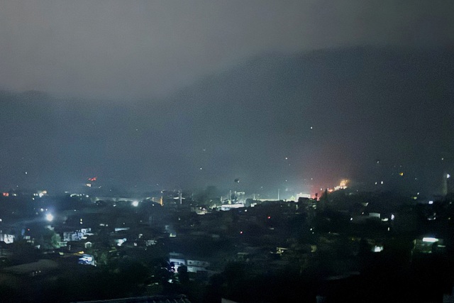 NÓNG: Ấn Độ tấn công vào Pakistan, Islamabad đang đáp trả - Ảnh 2.