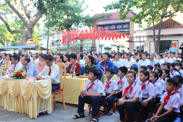 30 năm thành lập Trường THCS Âu Cơ, TP.Nha Trang 30 năm thành lập Trường THCS Âu Cơ, TP.Nha Trang