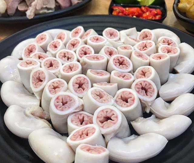 Người đàn ông 40 năm mổ hàng vạn con lợn mới gặp bộ lòng se điếu 3 kg Người đàn ông 40 năm mổ hàng vạn con lợn mới gặp bộ lòng se điếu 3 kg