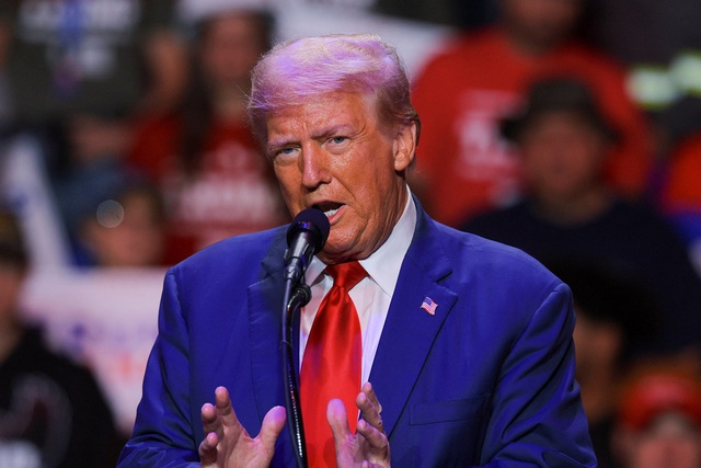 Donald Trump đề xuất áp thuế 100% cho phim sản xuất bên ngoài nước Mỹ Donald Trump đề xuất áp thuế 100% cho phim sản xuất bên ngoài nước Mỹ