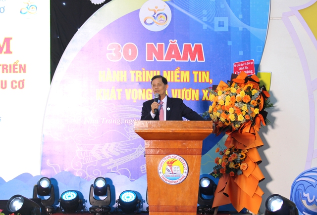 Nha Trang: Kỷ niệm 30 năm thành lập Trường THCS Âu Cơ - Ảnh 2.