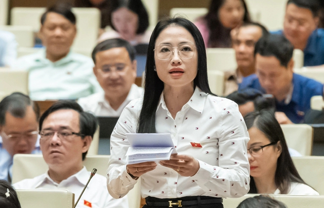 'Giáo viên dạy thêm tăng thu nhập không sai trái, quan trọng là chống tiêu cực' - Ảnh 2.