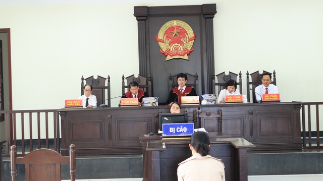 Nữ kế toán tham ô gần 32 tỉ đồng, lãnh án chung thân Nữ kế toán tham ô gần 32 tỉ đồng, lãnh án chung thân