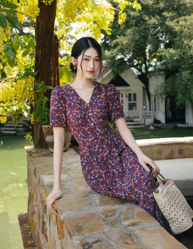 Đi làm, đi học đều đẹp dịu dàng, sang trọng với váy họa tiết- Ảnh 2. Đi làm, đi học đều đẹp dịu dàng, sang trọng với váy họa tiết- Ảnh 2.