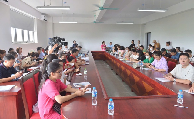 Học sinh được học gần nhà, phụ huynh vừa mừng, vừa lo Học sinh được học gần nhà, phụ huynh vừa mừng, vừa lo