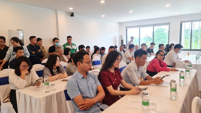 Cả trăm người chen chân bốc thăm 18 căn nhà ở xã hội tại Huế Cả trăm người chen chân bốc thăm 18 căn nhà ở xã hội tại Huế