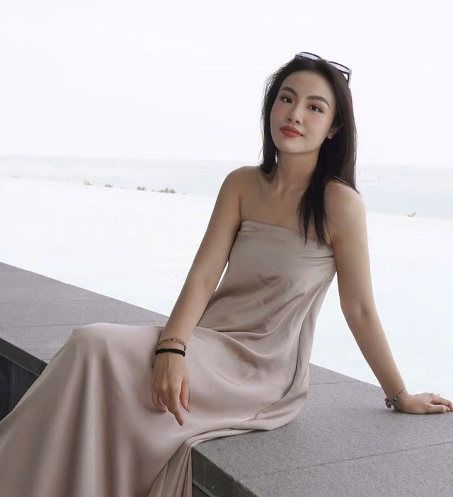 Bí quyết mặc đẹp cho nàng thanh lịch gọi tên áo quây - Ảnh 9.