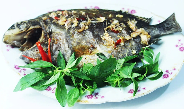 Món ngon Bình Định: Cá dìa nướng mọi - Ảnh 4.