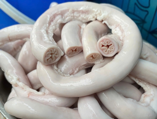Lòng se điếu xịn giá vài triệu đồng/kg vẫn hút khách - Ảnh 1.