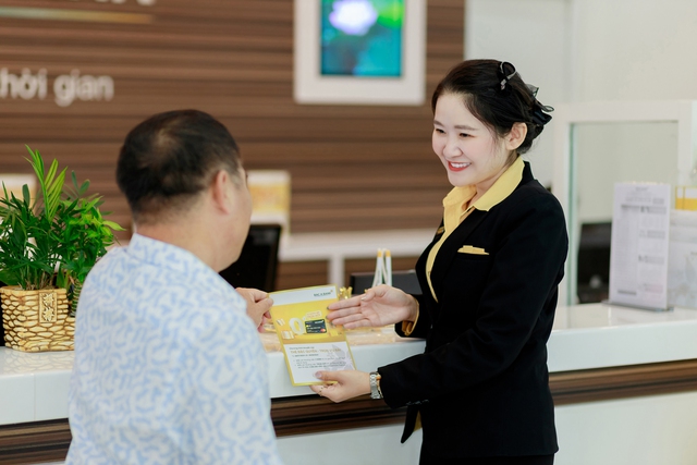 BAC A BANK hoàn phí chuyển đổi cùng ngàn quà tặng cho chủ thẻ Chip Contactless - Ảnh 1.