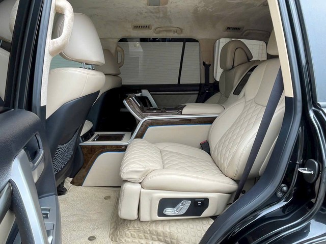 Toyota Land Cruiser đời cũ độ Trung Đông, bán lại đắt hơn Ford Everest - Ảnh 5. Toyota Land Cruiser đời cũ độ Trung Đông, bán lại đắt hơn Ford Everest - Ảnh 3.