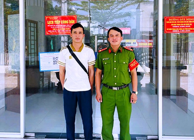 Một công nhân trả lại 450 triệu đồng cho người chuyển khoản nhầm Một công nhân trả lại 450 triệu đồng cho người chuyển khoản nhầm