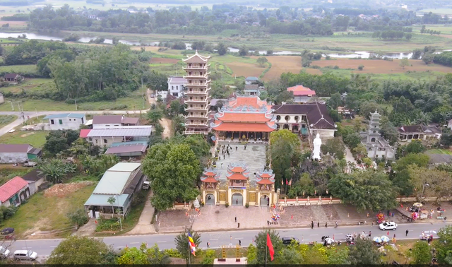 Từ mái chùa nhỏ thành nơi nghìn người chiêm bái: Chùa Cam Lộ có gì đặc biệt? - Ảnh 1.