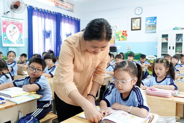 Miễn học phí học 2 buổi/ngày: Kỳ vọng nâng chất lượng giáo dục - Ảnh 1.