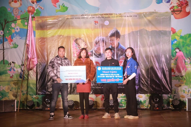 Người gieo niềm vui từ những điều bình dị- Ảnh 7. Người gieo niềm vui từ những điều bình dị- Ảnh 7.