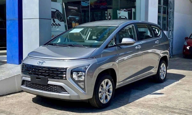 Mua ô tô nào chạy dịch vụ với khoảng 500 triệu đồng? - Ảnh 2. Mua ô tô nào chạy dịch vụ với khoảng 500 triệu đồng? - Ảnh 2.