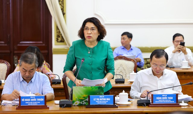TP.HCM thu ngân sách 4 tháng đầu năm hơn 202.000 tỉ đồng TP.HCM thu ngân sách 4 tháng đầu năm hơn 202.000 tỉ đồng