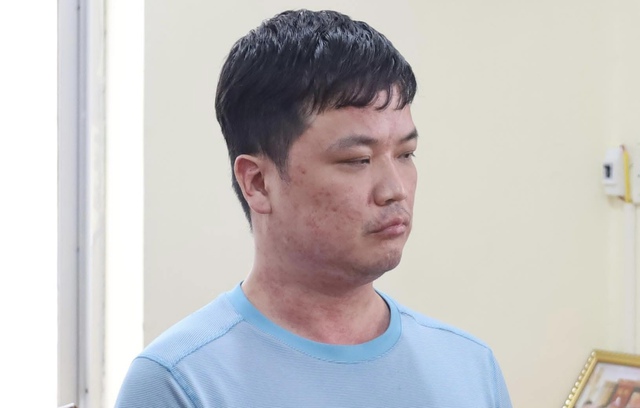 Xem nhanh 20h ngày 8.5: TikToker Lê Việt Hùng bị tạm giam | TP.HCM vẽ thêm vạch mắt võng ở trung tâm Xem nhanh 20h ngày 8.5: TikToker Lê Việt Hùng bị tạm giam | TP.HCM vẽ thêm vạch mắt võng ở trung tâm