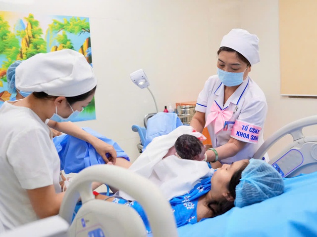 Vì sao TP.HCM khống chế thời gian sinh con thứ 2 mới thưởng 2 – 3 triệu? Vì sao TP.HCM khống chế thời gian sinh con thứ 2 mới thưởng 2 – 3 triệu?