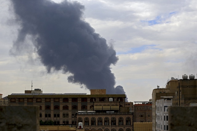 Bộ trưởng Quốc phòng Israel cảnh báo Houthi, Iran - Ảnh 1.