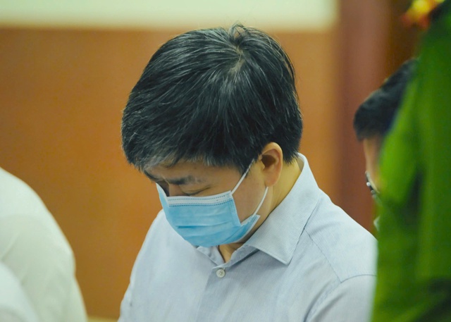 Nộp 15 tỉ, cựu Bí thư Tỉnh ủy Bến Tre được đề nghị giảm 7 năm tù Nộp 15 tỉ, cựu Bí thư Tỉnh ủy Bến Tre được đề nghị giảm 7 năm tù