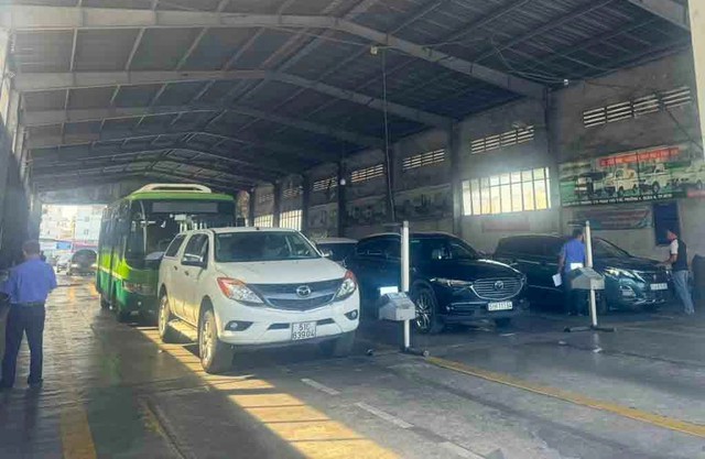 Người dùng ô tô tại Hà Nội, TP.HCM lưu ý: Sắp ‘siết’ chuẩn khí thải Người dùng ô tô tại Hà Nội, TP.HCM lưu ý: Sắp ‘siết’ chuẩn khí thải