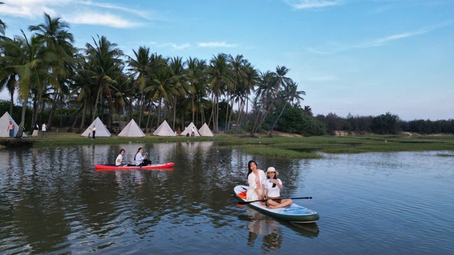 Đầm An Khê ở đâu, có gì mà thu hút người trẻ đến check-in? - Ảnh 3.