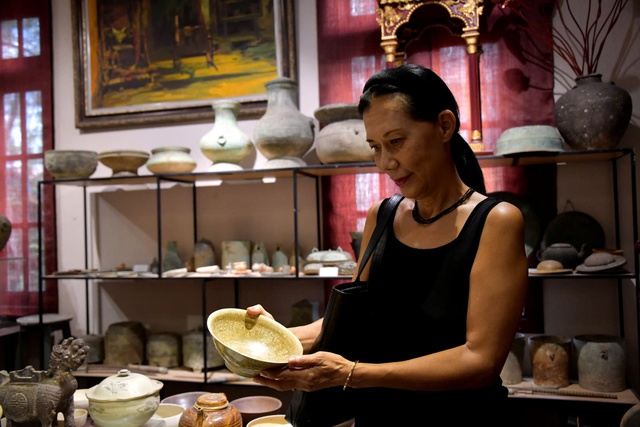 Loan Sicre de Fontbrune: Đem nghệ thuật Việt v&agrave;o kinh đ&ocirc; &aacute;nh s&aacute;ng - Ảnh 1.