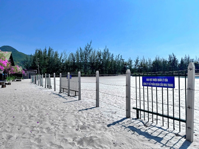 Nha Trang th&aacute;o dỡ h&agrave;ng r&agrave;o th&eacute;p gai sau phản &aacute;nh từ cộng đồng - Ảnh 4.