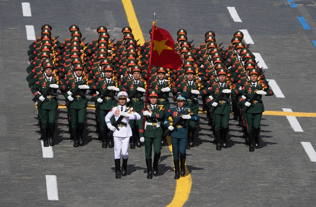 Khối Quân đội Nhân dân Việt Nam diễu binh tại Nga - Ảnh 2.