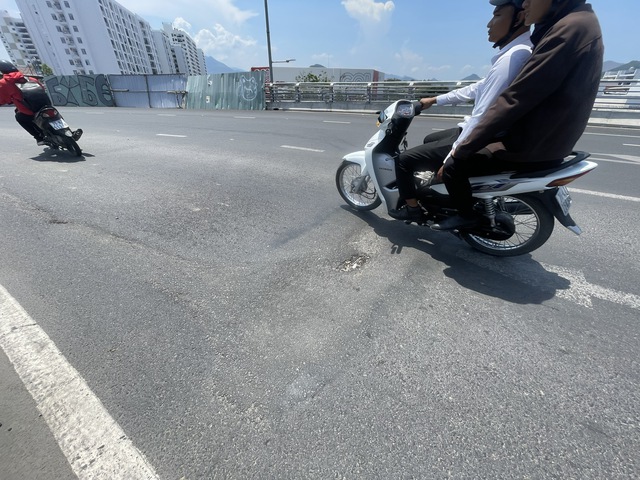 Khánh hòa họp khẩn về sự cố nứt, lún nút giao Ngọc Hội - Ảnh 3. Khánh hòa họp khẩn về sự cố nứt, lún nút giao Ngọc Hội - Ảnh 3.