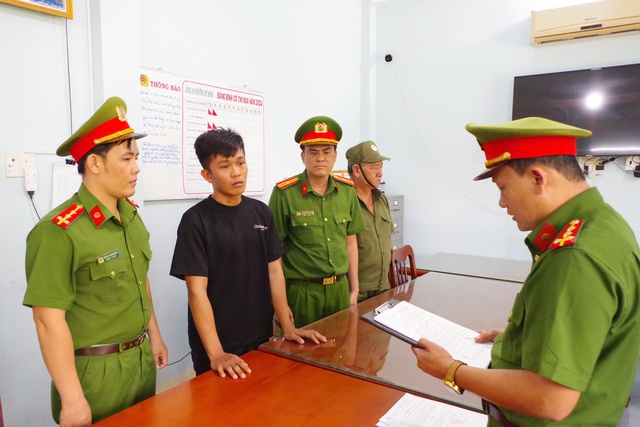 Ninh Thuận: Bắt giữ nhiều đối tượng xách hung khí truy đuổi trên đường phố Ninh Thuận: Bắt giữ nhiều đối tượng xách hung khí truy đuổi trên đường phố