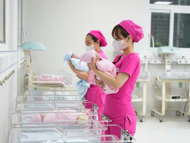 Phụ nữ sinh đủ 2 con được thưởng 3 triệu đồng: Sở Y tế TP.HCM nói gì?- Ảnh 2. Phụ nữ sinh đủ 2 con được thưởng 3 triệu đồng: Sở Y tế TP.HCM nói gì?- Ảnh 2.