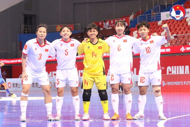 Tranh ngôi nhất bảng với đội cực mạnh Iran, HLV đội futsal nữ Việt Nam lên tiếng- Ảnh 2. Tranh ngôi nhất bảng với đội cực mạnh Iran, HLV đội futsal nữ Việt Nam lên tiếng- Ảnh 2.
