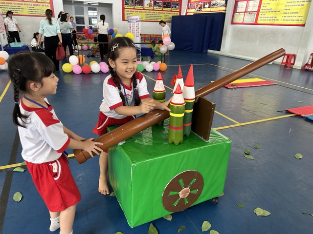 Tuyên dương hơn 500 học sinh gương điển hình thi đua 5 điều Bác Hồ dạy Tuyên dương hơn 500 học sinh gương điển hình thi đua 5 điều Bác Hồ dạy