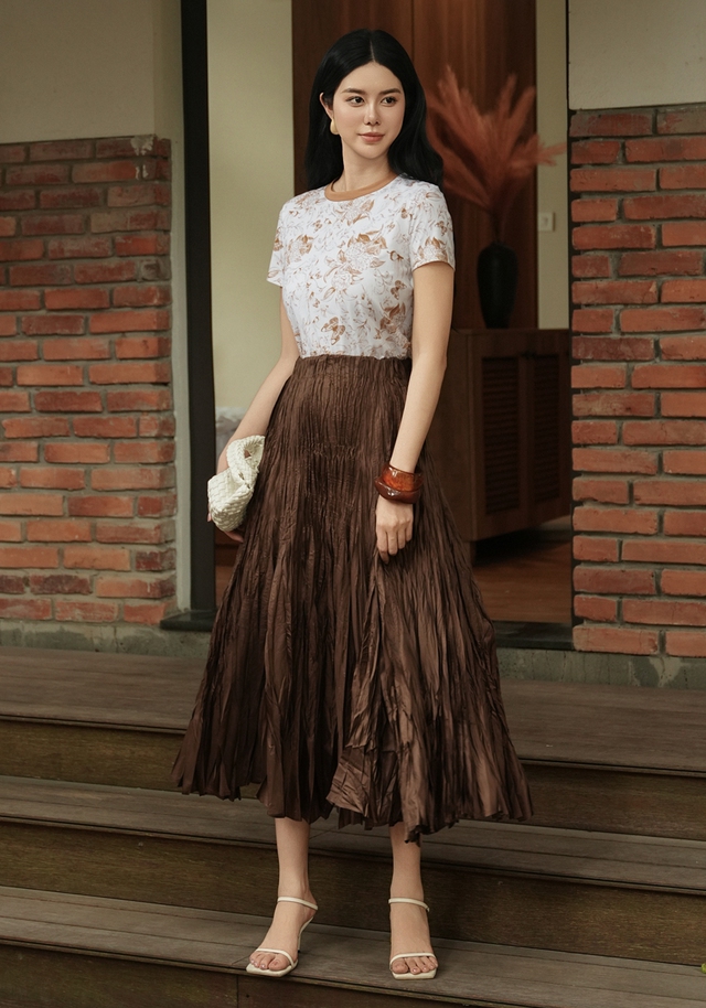 Váy xếp ly tạo nên vẻ ngoài thời thượng, dẫn đầu xu hướng- Ảnh 11. Váy xếp ly tạo nên vẻ ngoài thời thượng, dẫn đầu xu hướng- Ảnh 11.