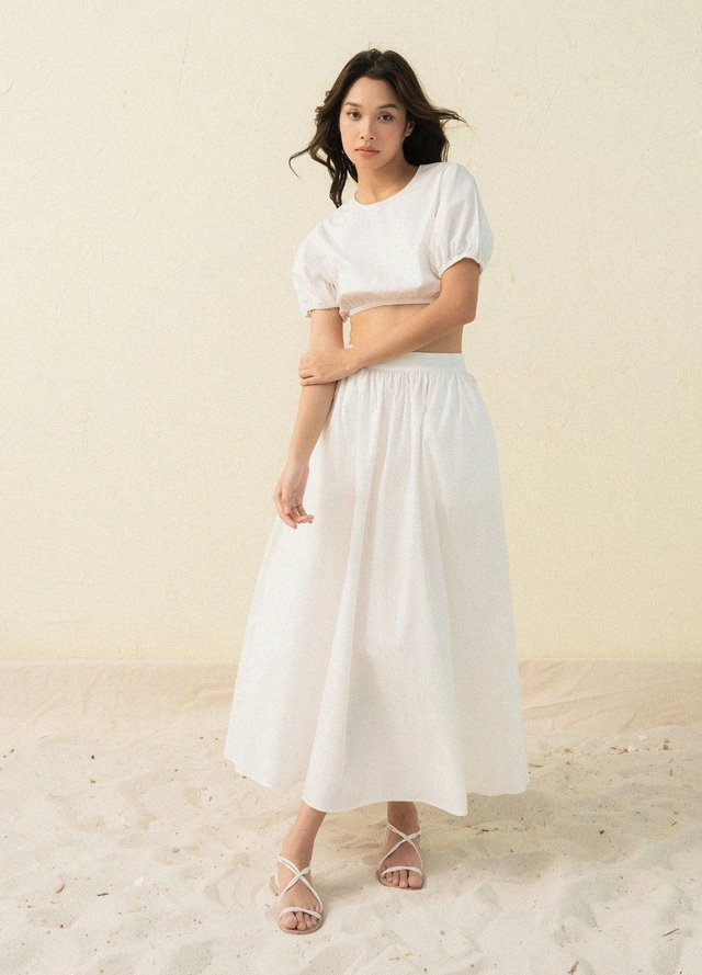 Thanh lịch, nữ tính trong từng bước chân với váy maxi- Ảnh 4. Thanh lịch, nữ tính trong từng bước chân với váy maxi- Ảnh 4.