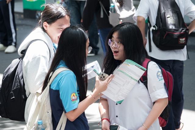 'Hồng quân', 'lim' khiến thí sinh 'bế tắc' trong đề thi đánh giá năng lực đợt 2 - Ảnh 3.