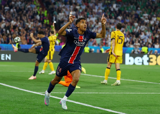 PSG thắng đậm nhất lịch sử Champions League, HLV Enrique lập kỷ lục: Mbappe nói lời ngọt ngào, Messi… im ắng- Ảnh 2.