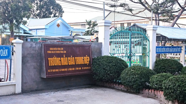 Vĩnh Long: Lãnh đạo phòng GD-ĐT bị kiểm điểm vì xảy ra nhiều vụ bạo lực học đường Vĩnh Long: Lãnh đạo phòng GD-ĐT bị kiểm điểm vì xảy ra nhiều vụ bạo lực học đường