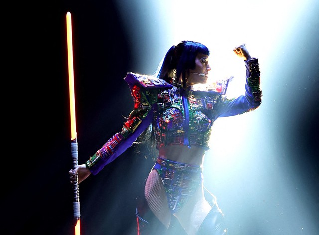 Katy Perry bị fan cuồng quấy rối- Ảnh 1. Katy Perry bị fan cuồng quấy rối- Ảnh 1.