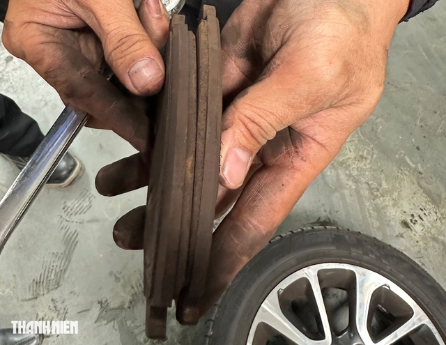 M&aacute; phanh &ocirc; t&ocirc; m&ograve;n cỡ n&agrave;o th&igrave; phải thay? - Ảnh 1.