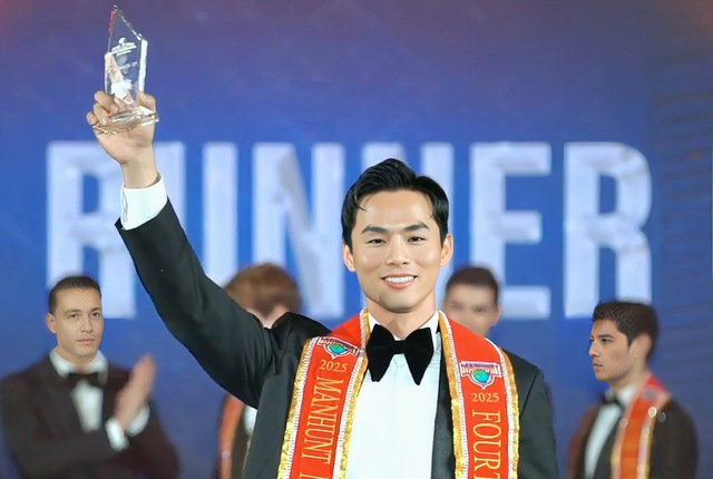 Người mẫu quê Bến Tre giành ngôi á vương 4 Manhunt International 2025 - Ảnh 1.