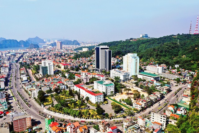 Quảng Ninh: Hơn 800 người xin nghỉ việc khi sắp xếp đơn vị hành chính cấp xã - Ảnh 1.