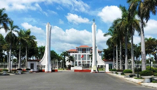 Quảng Nam đề xuất chi hàng trăm tỉ đồng hỗ trợ cán bộ ra Đà Nẵng làm việc Quảng Nam đề xuất chi hàng trăm tỉ đồng hỗ trợ cán bộ ra Đà Nẵng làm việc