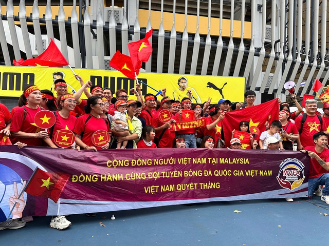 Vòng loại Asian Cup 2027, Malaysia 0-0 Việt Nam: Khách thận trọng tại Bukit Jalil - Ảnh 1.