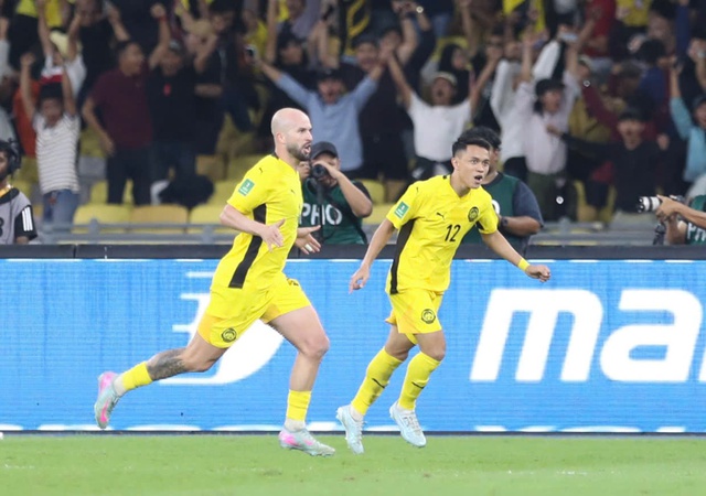 Vòng loại Asian Cup 2027, Malaysia 3-0 Việt Nam: Corbin Ong nâng tỷ số - Ảnh 1.