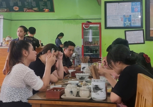 Chính thức đề xuất xóa thuế khoán, 2 triệu hộ kinh doanh chịu tác động - Ảnh 2.