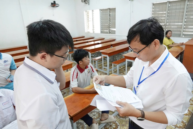 Tuyển sinh ĐH 2025: Thách thức về sự công bằng - Ảnh 2.